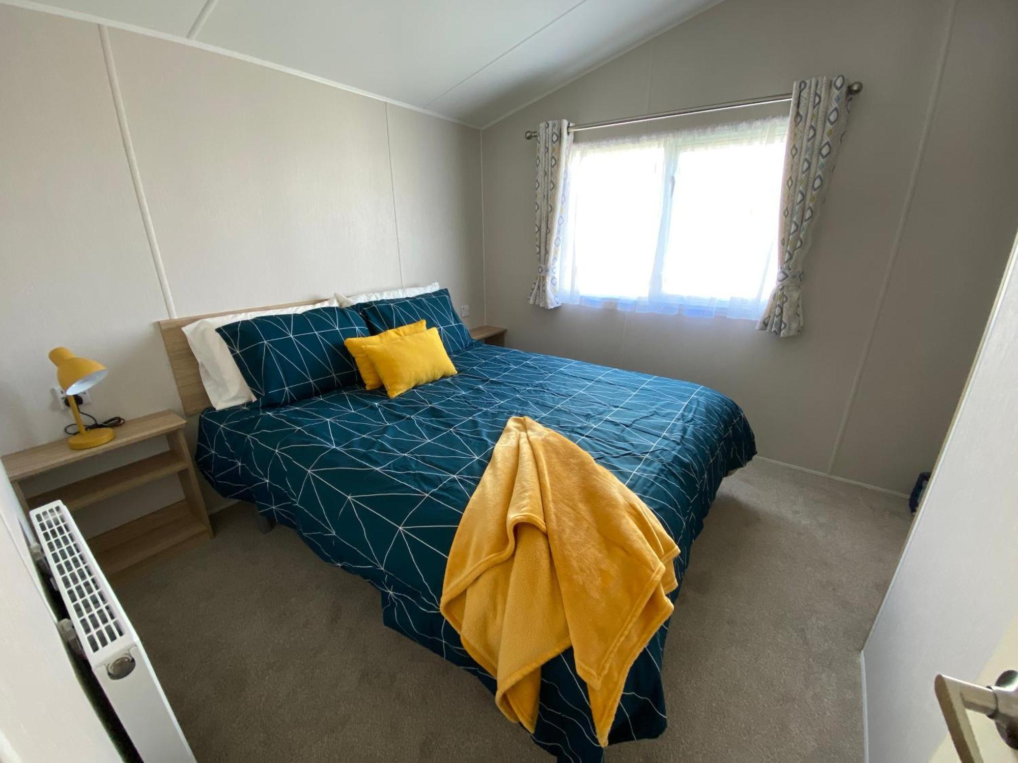 Verbzen Holiday Caravan At St Osyth Beach, Clacton-On-Sea By Verb Holidays Saint Osyth Exterior foto